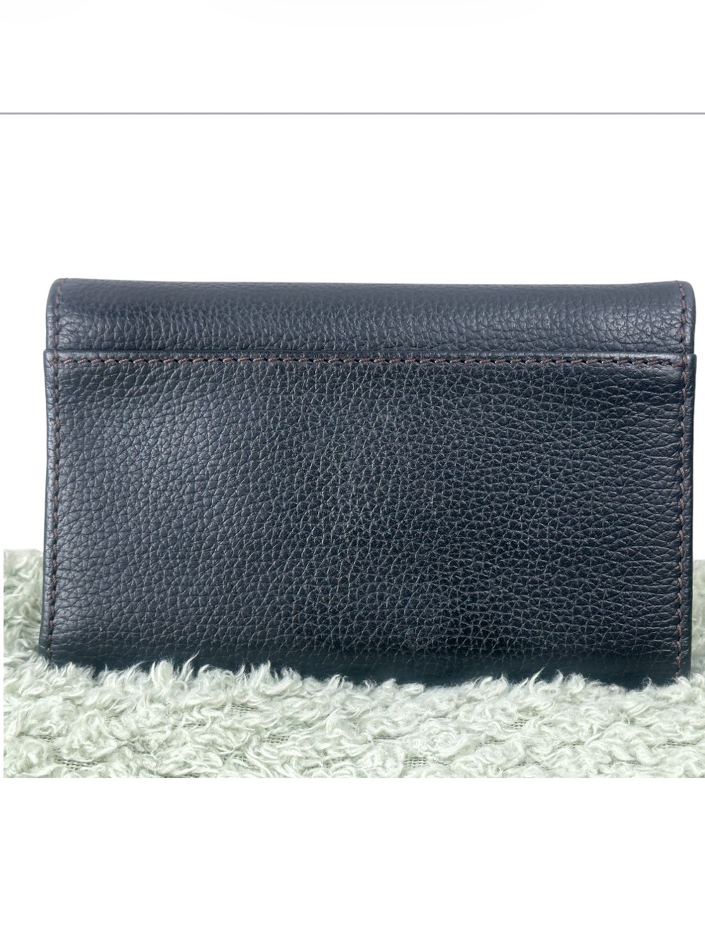 Dooney & Bourke Black Pebbled Leather Compact Wallet with Gold Plaque - Picture 2 of 14